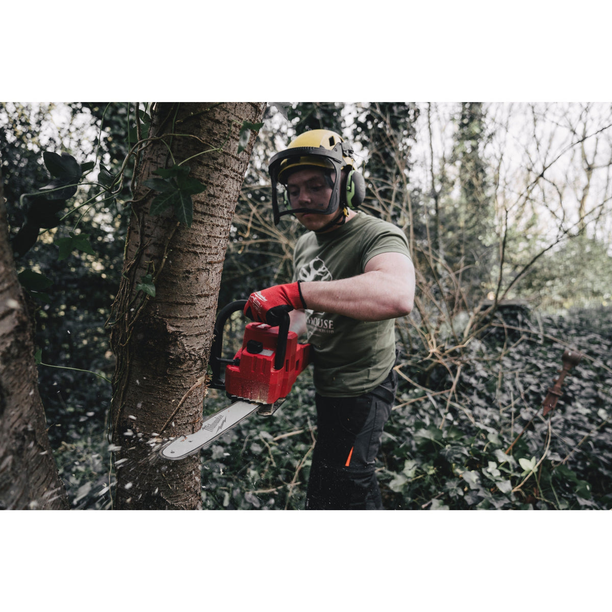 Milwaukee M18 FUEL FCHS35-122 Tronçonneuse à batterie - 35 cm