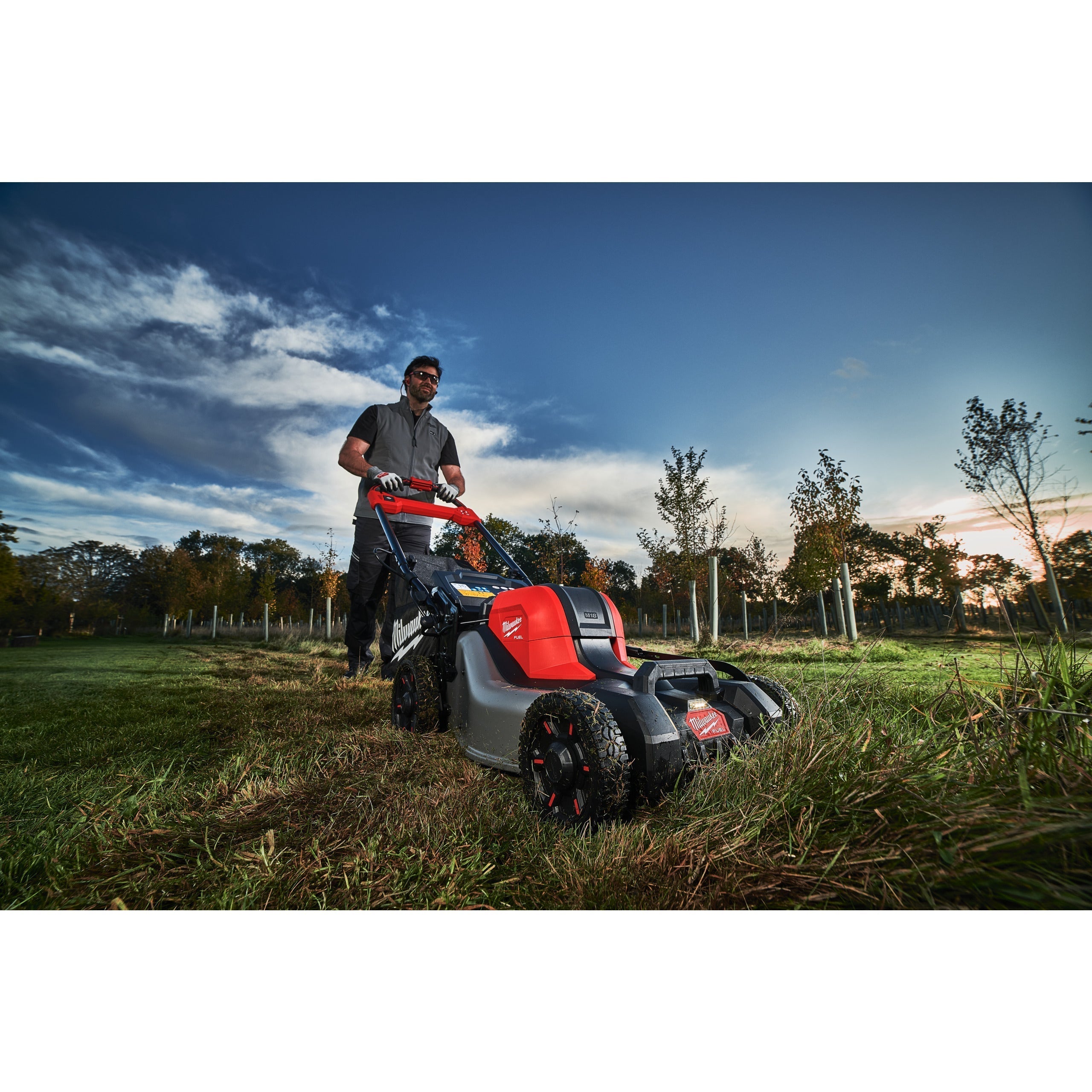 Milwaukee M18 F2LM46-802 Tondeuse à gazon sans fil