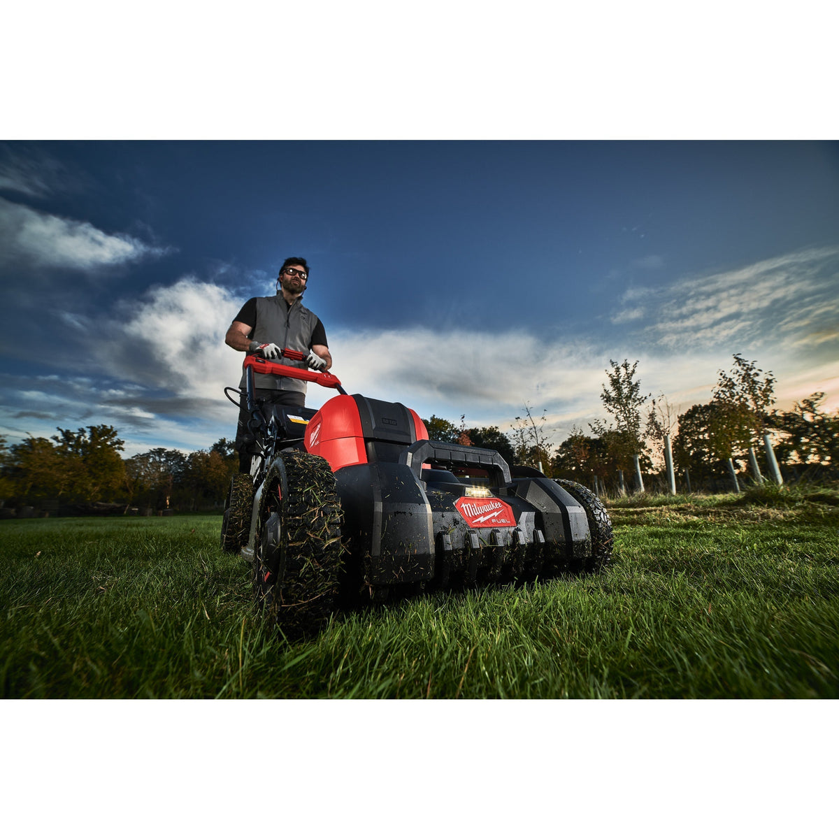 Milwaukee M18 F2LM46-802 Tondeuse à gazon sans fil