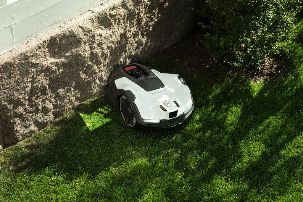 Robot tondeuse Husqvarna Automower® 405VE NERA - largeur de coupe 22 cm