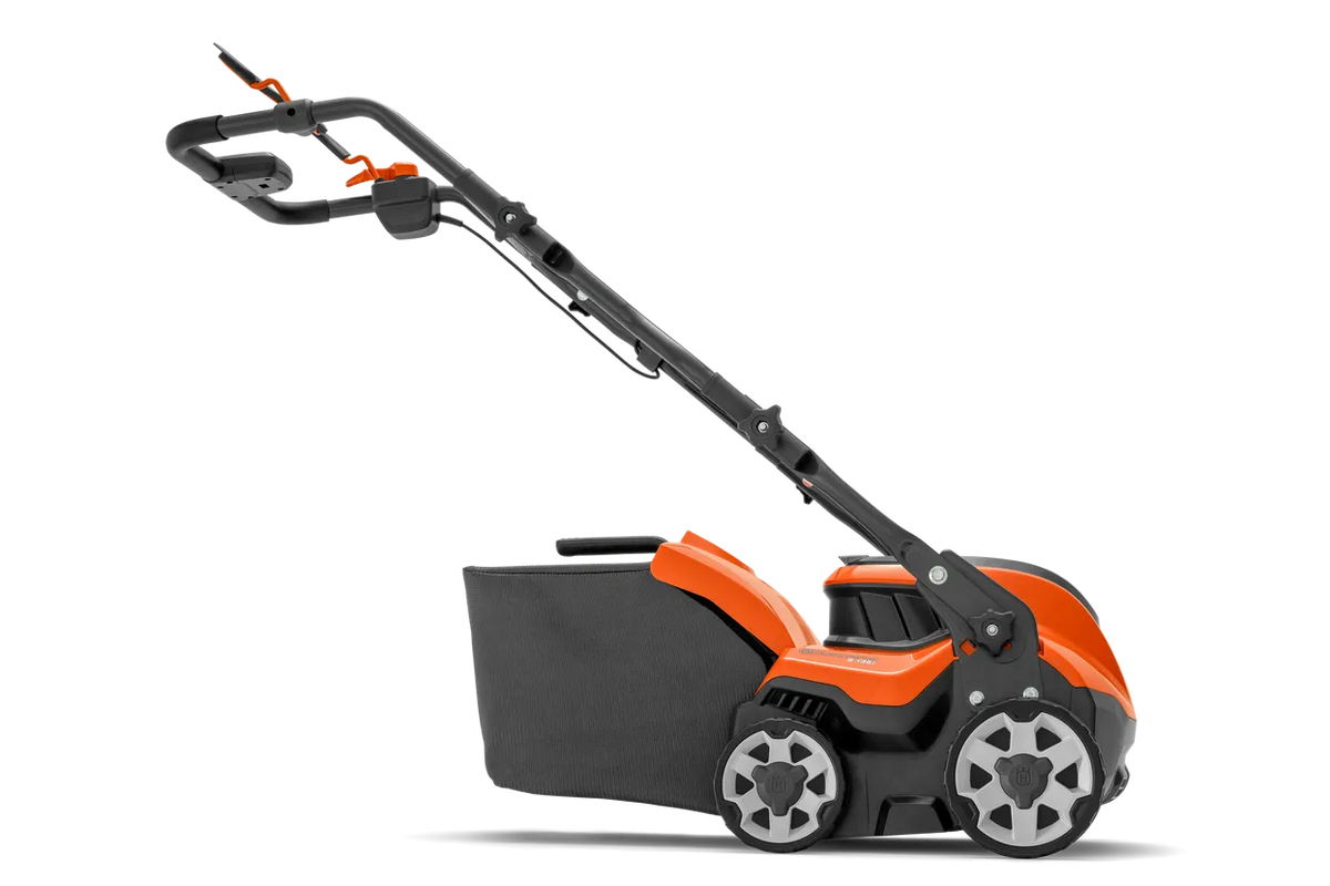 Husqvarna S 138i Scarificateur à batterie - avec batterie et chargeur